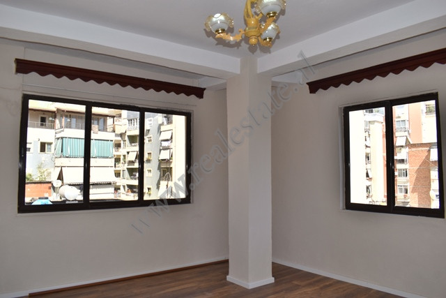 Apartament 2+1 per shitje prane rruges Myslym Shyri ne Tirane